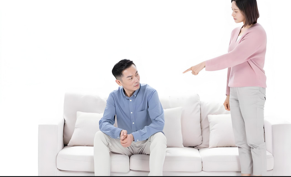 济南市私家侦探调查：别不信，你收入越高，越要在亲友面前哭难处，日子才清净